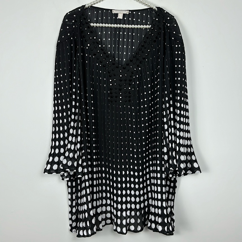 NWOT WOMEN WITHIN tunic blouse with black rhinestones, flows, SIZE 3X
